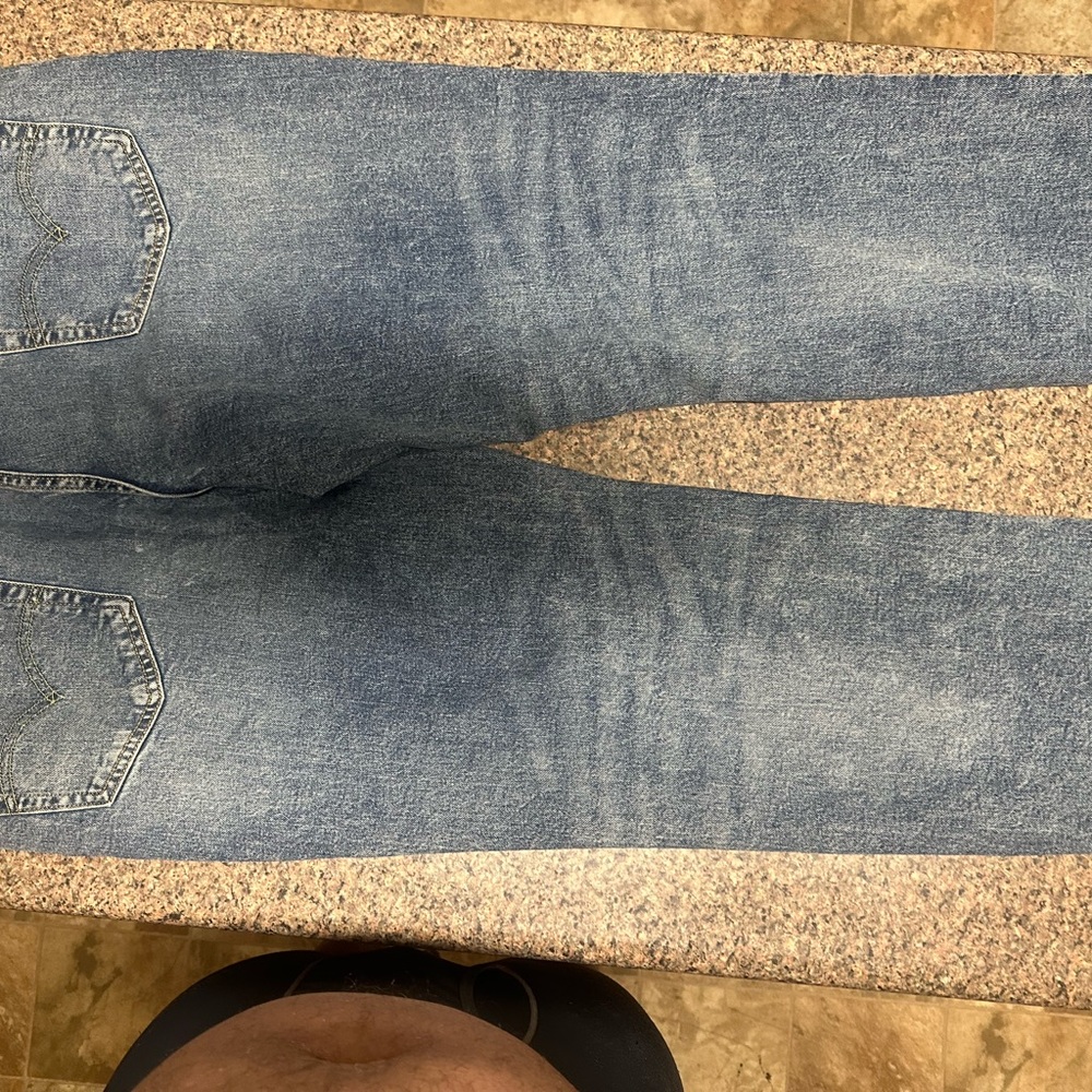 Levis